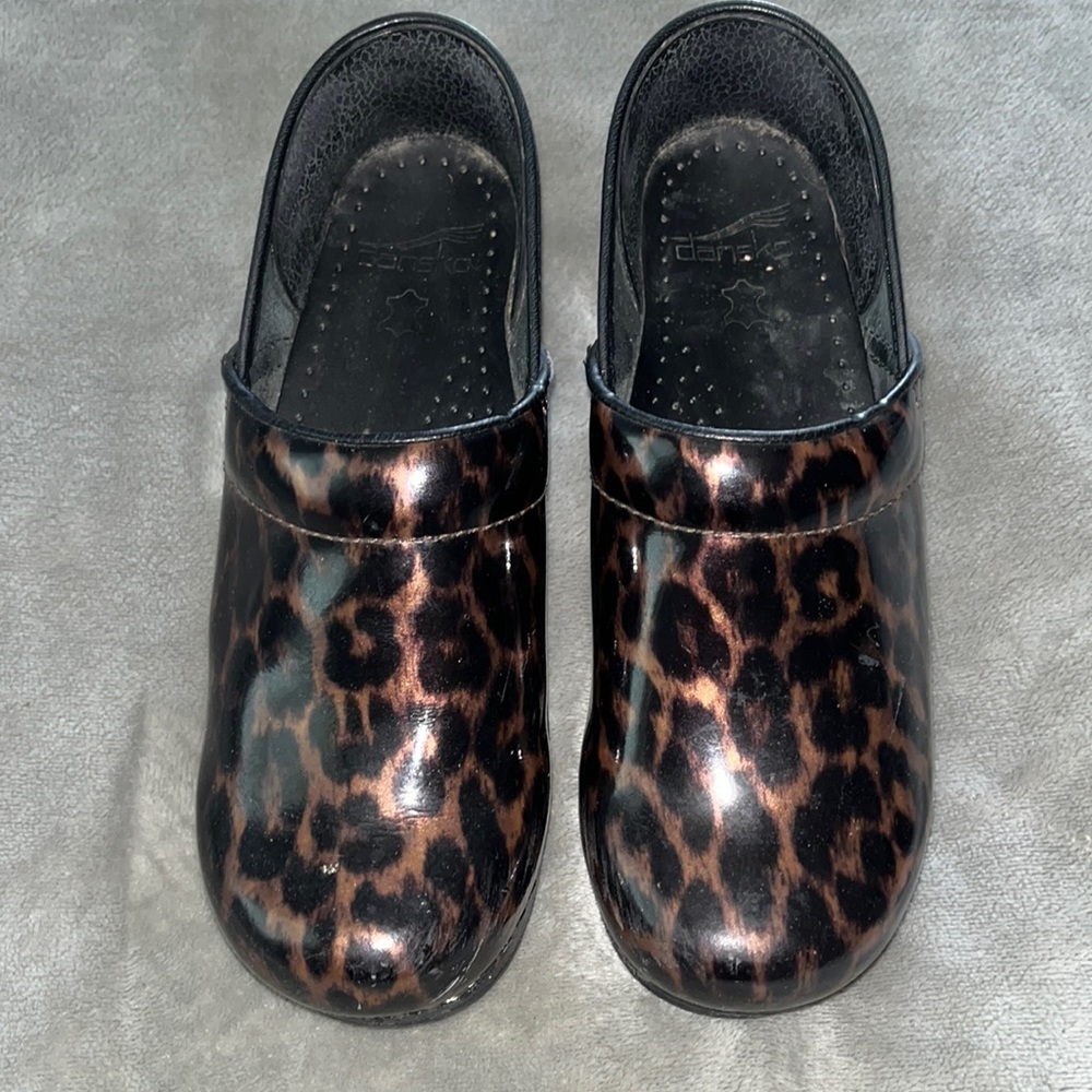 Dansko Professional Leopard Print Clog Size 8/UK 38